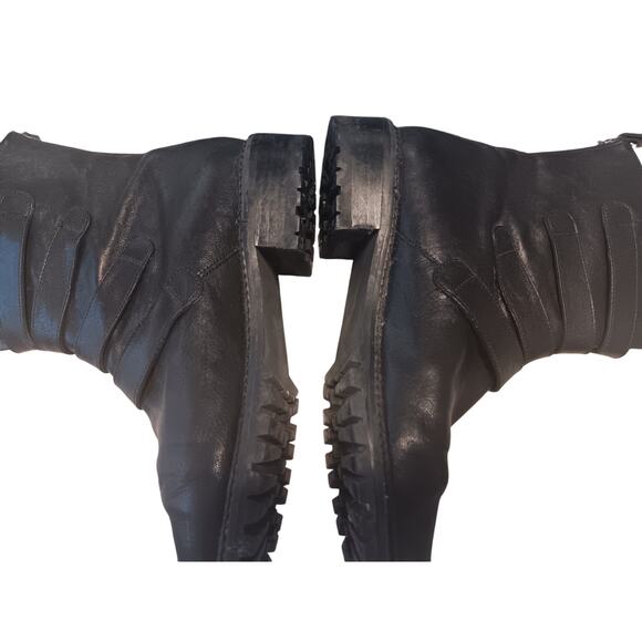 Stuart Weitzman Jitterbug black leather moto biker buckle ankle boots size 8 - Picture 5 of 6